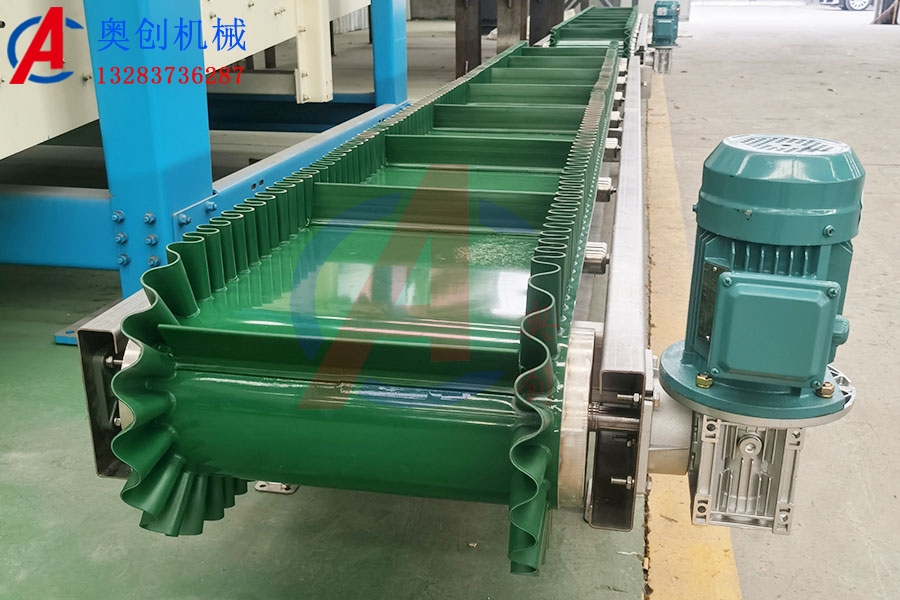 挡边带式输送机组成 挡边带式输送机组成