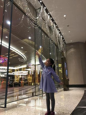 新澳门2025今晚开什么和女子持械打砸多辆车与女子持械打砸多辆车视频