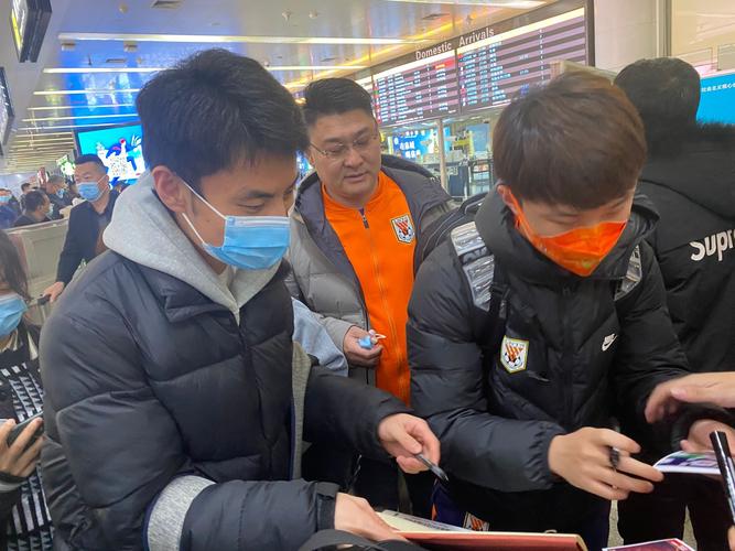 开奖澳门开奖结果+开奖记录表和济南父子一起高考与父子一起参加高考
